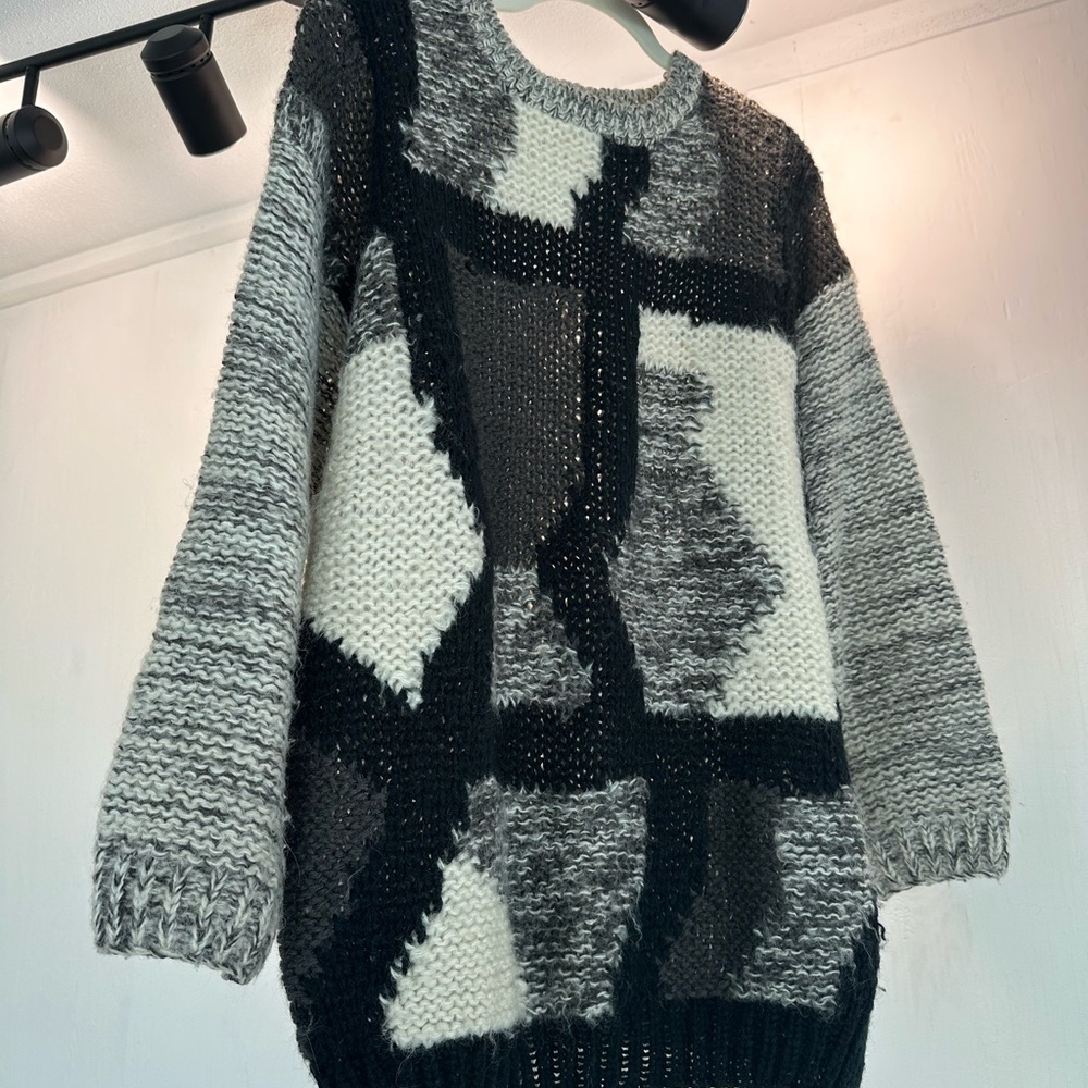 Vintage Black & Gray Women's Sweater